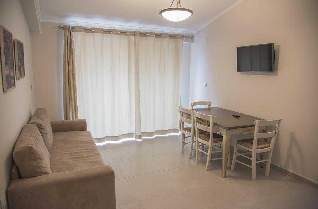 Casa Christabella Daire Paralia Vrachou Dış mekan fotoğraf